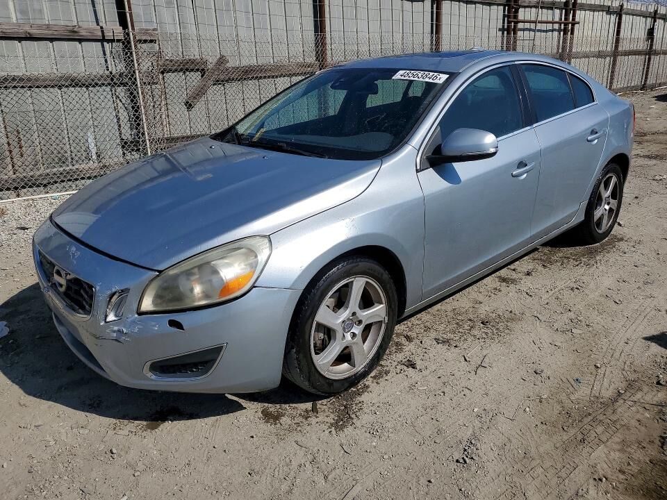 2013 VOLVO S60