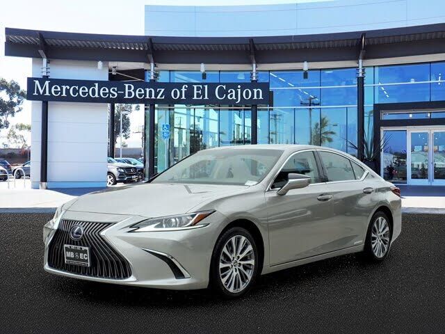 2019 LEXUS ES