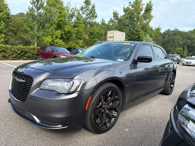 2019 CHRYSLER 300