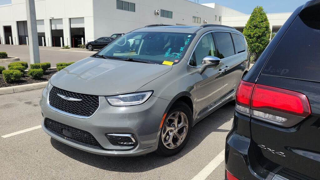 2022 CHRYSLER Pacifica