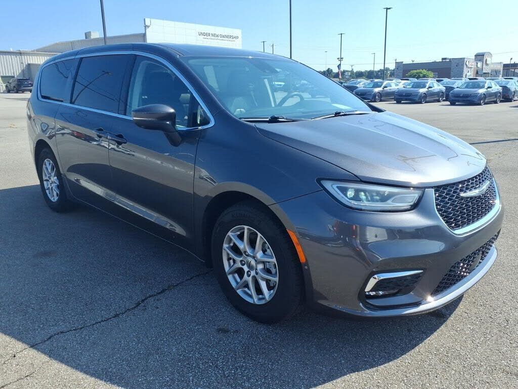 2023 CHRYSLER Pacifica