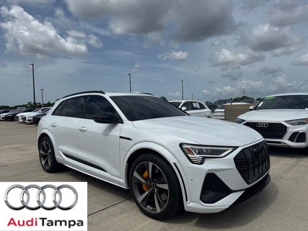 2022 AUDI e-tron