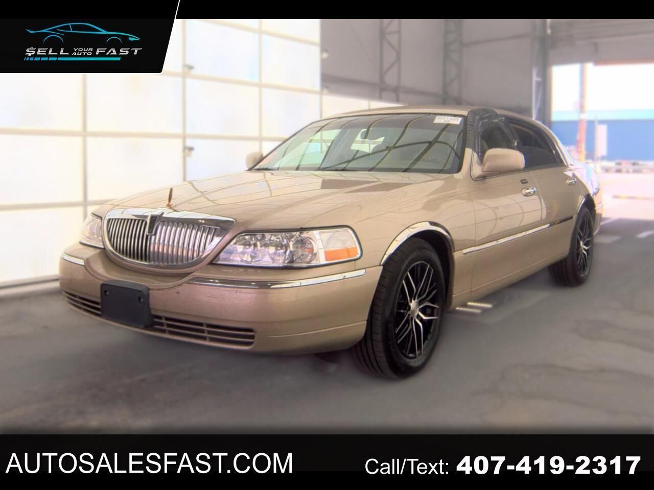 2004 LINCOLN Town Car