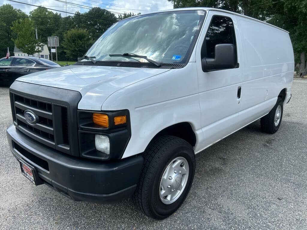 2011 FORD E-250
