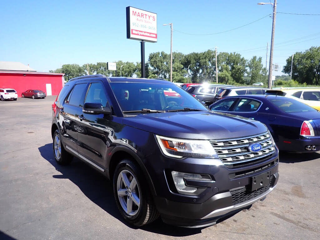 2017 FORD Explorer