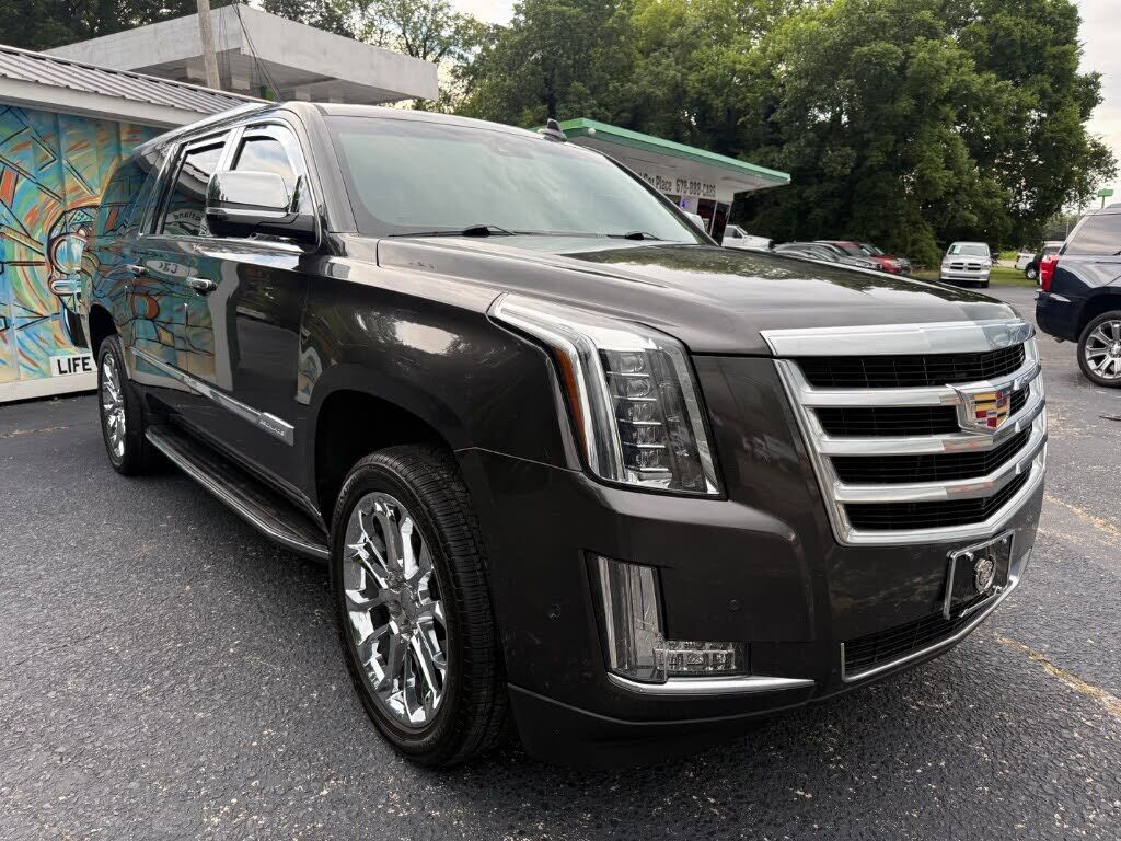 2017 CADILLAC Escalade ESV