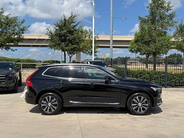 2022 VOLVO XC60
