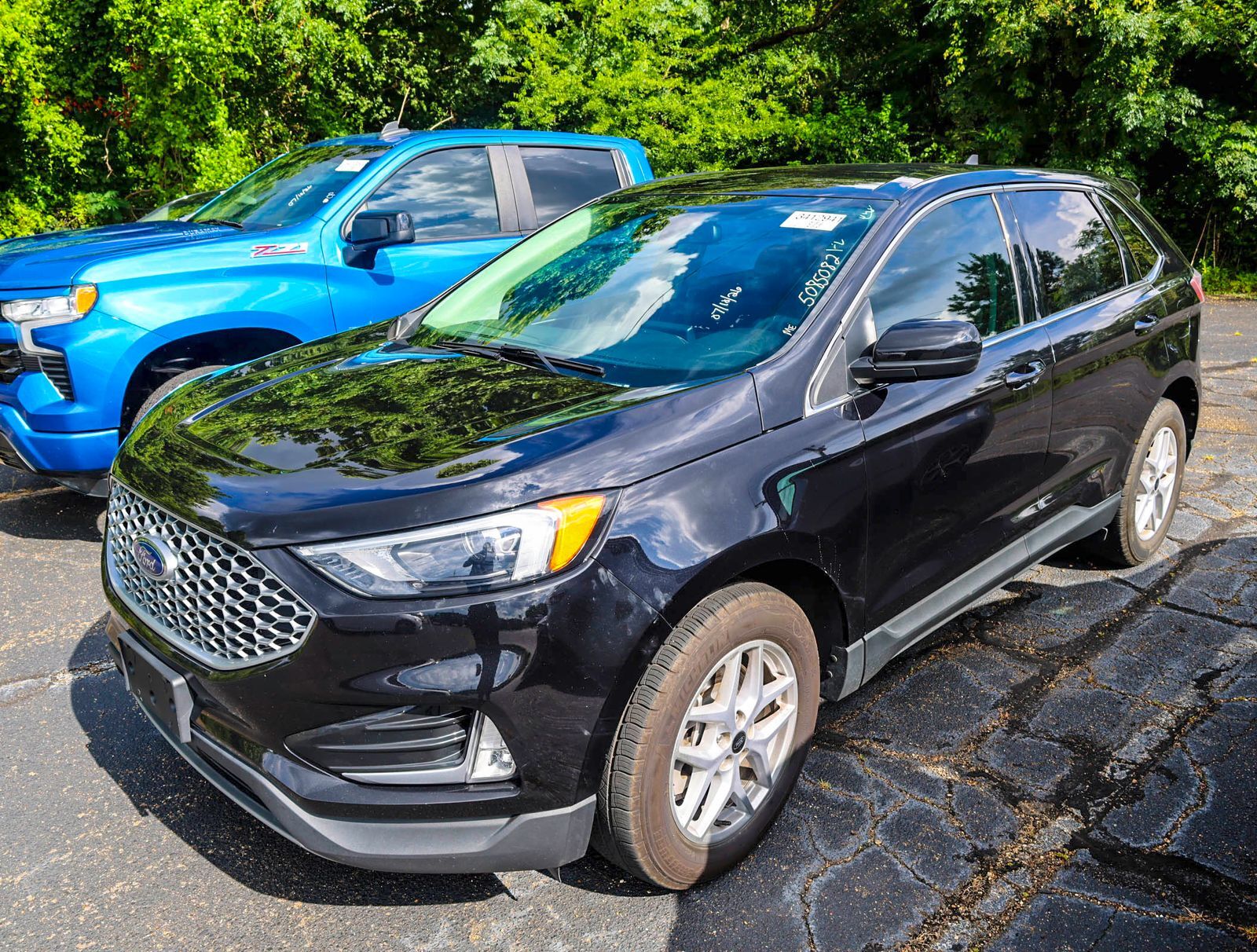 2023 FORD Edge