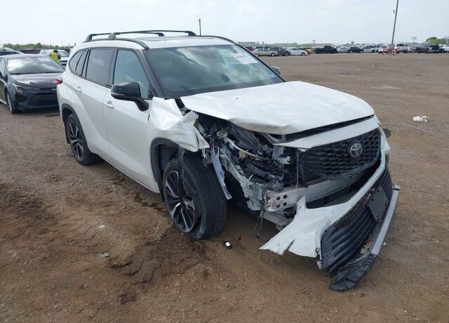 2021 TOYOTA Highlander