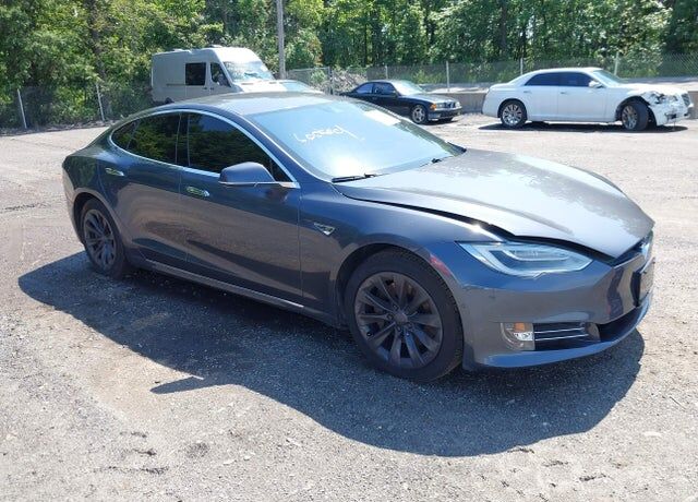 2016 TESLA Model S