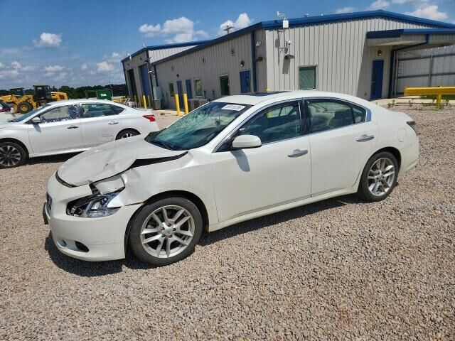 2014 NISSAN Maxima