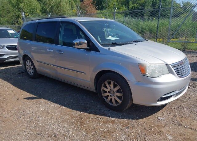 2011 CHRYSLER Town and Country
