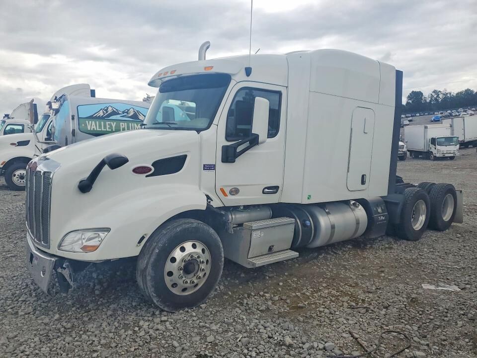 2021 PETERBILT 579