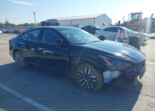 2024 NISSAN Altima