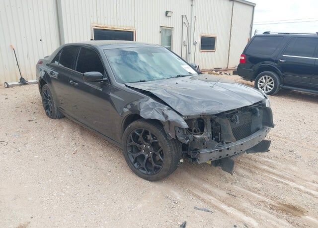 2019 CHRYSLER 300