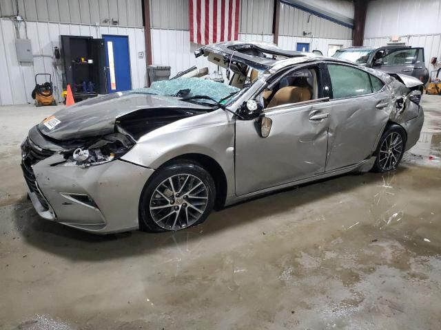 2016 LEXUS ES