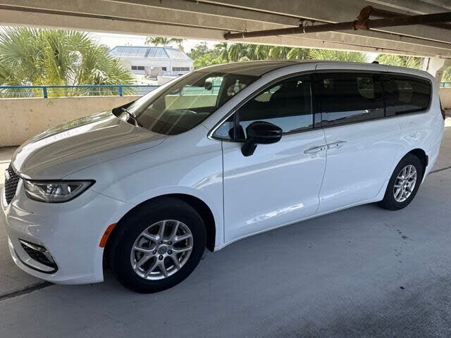2024 CHRYSLER Pacifica