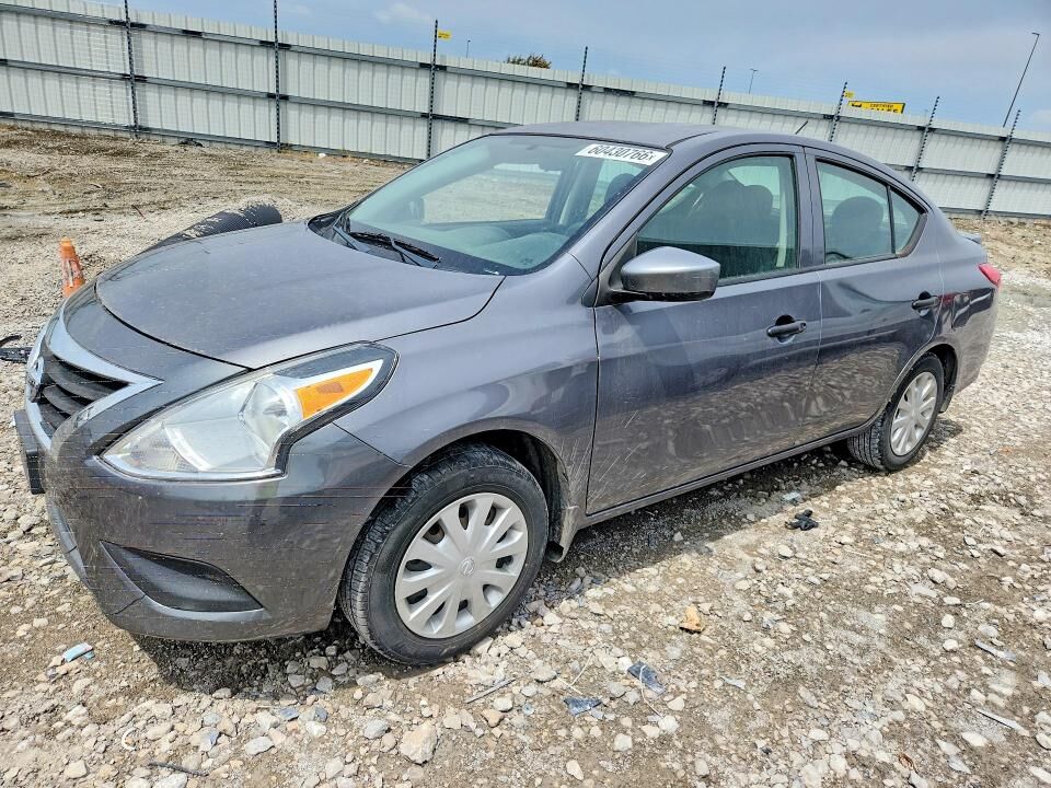 2017 NISSAN Versa