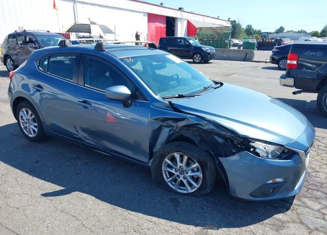 2015 MAZDA Mazda3