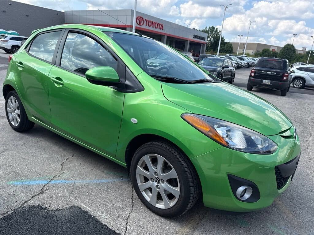 2013 MAZDA Mazda2
