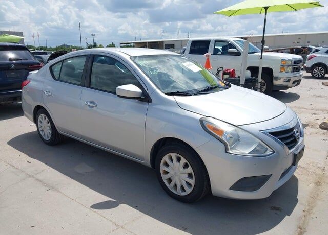 2016 NISSAN Versa