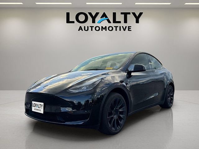 2025 TESLA Model Y
