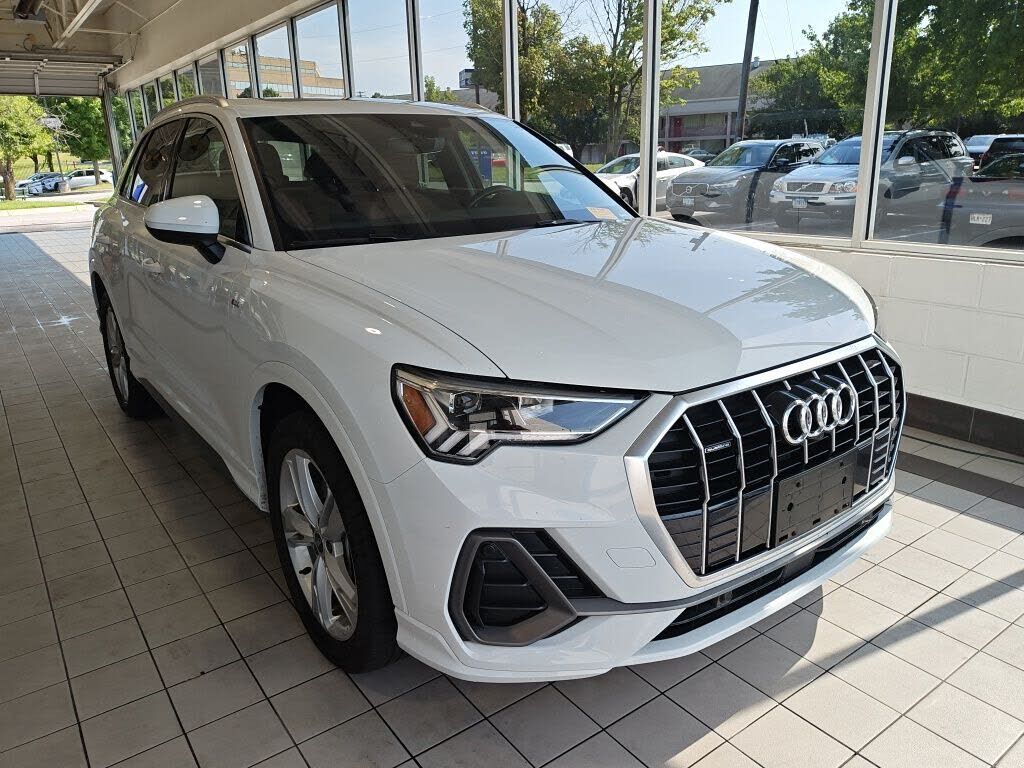 2022 AUDI Q3