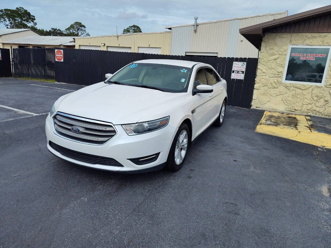 2016 FORD Taurus
