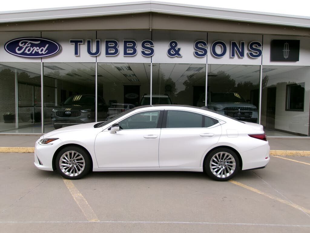 2020 LEXUS ES