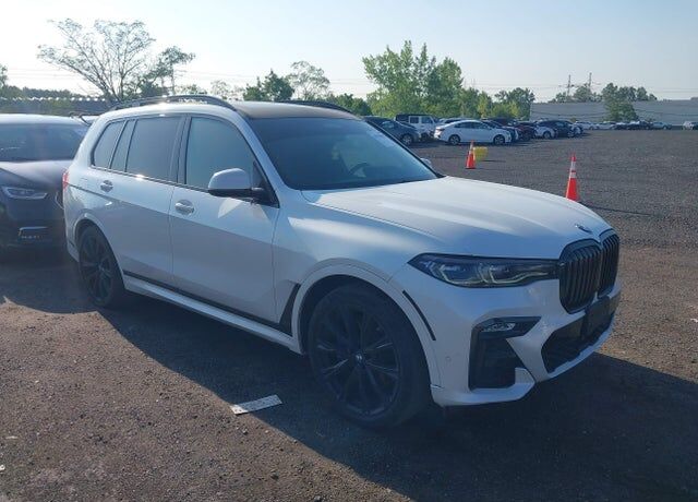 2021 BMW X7