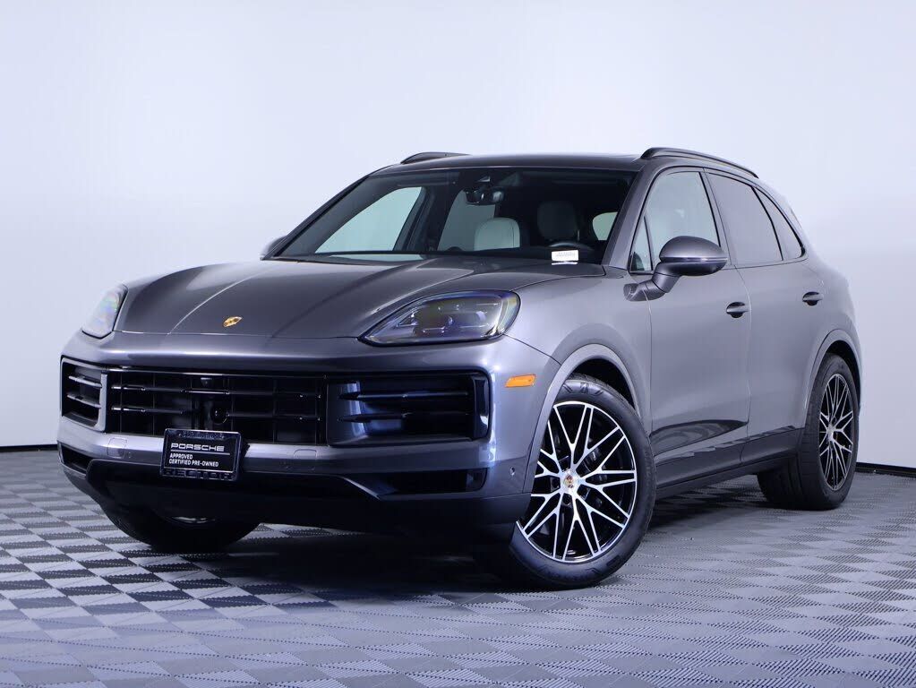 2025 PORSCHE Cayenne