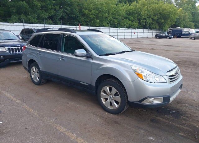 2012 SUBARU Outback