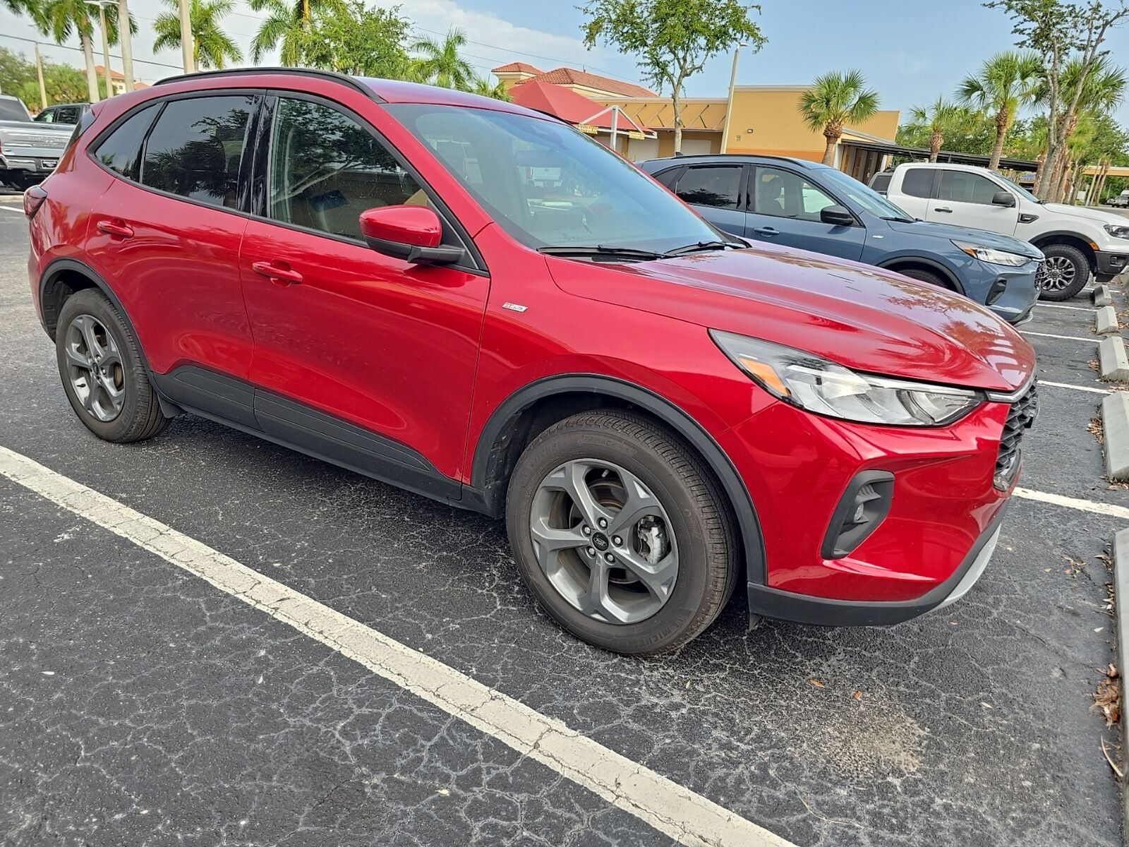 2025 FORD Escape