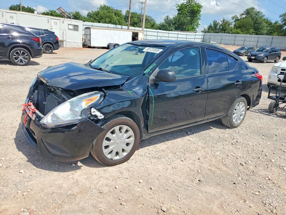 2015 NISSAN Versa