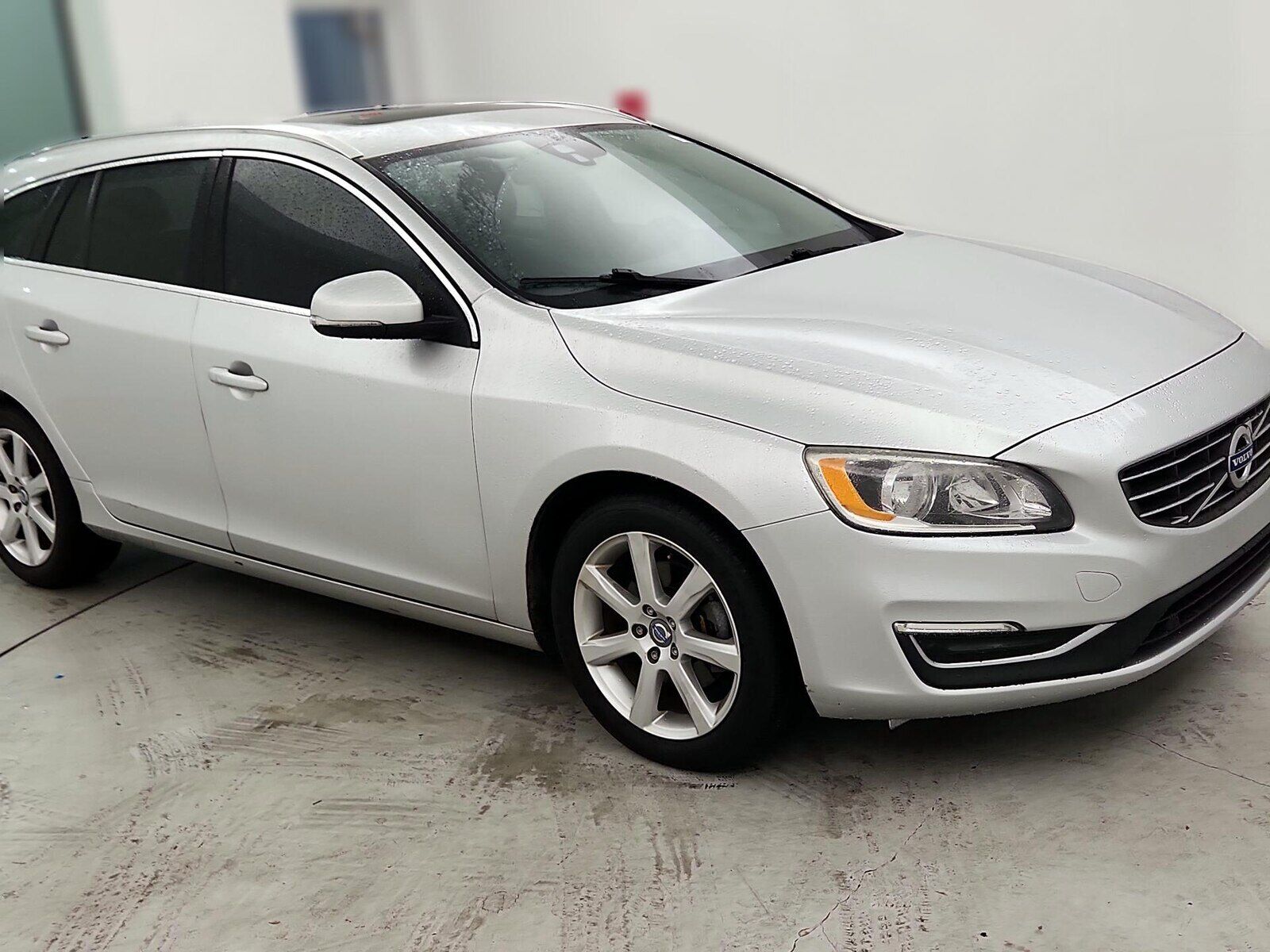 2016 VOLVO V60