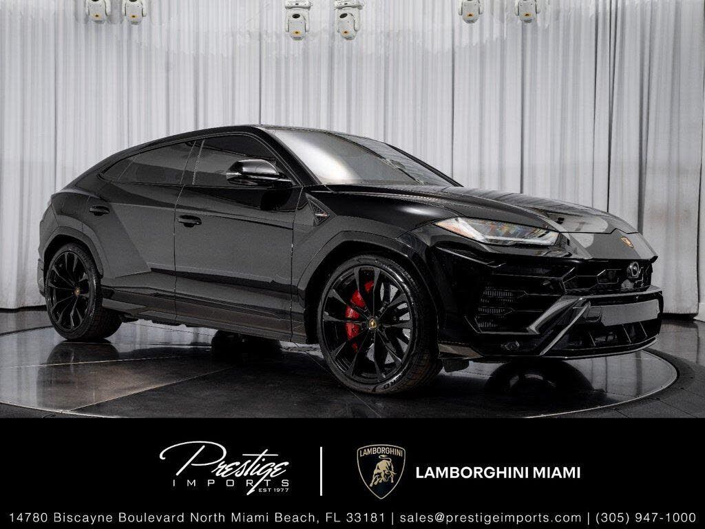 2022 LAMBORGHINI URUS
