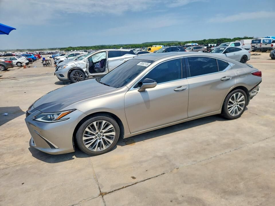 2019 LEXUS ES
