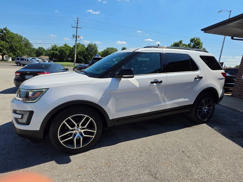 2017 FORD Explorer