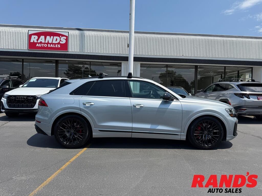2024 AUDI SQ8