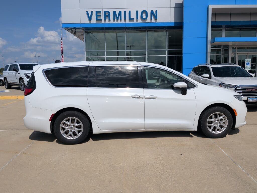 2023 CHRYSLER Pacifica