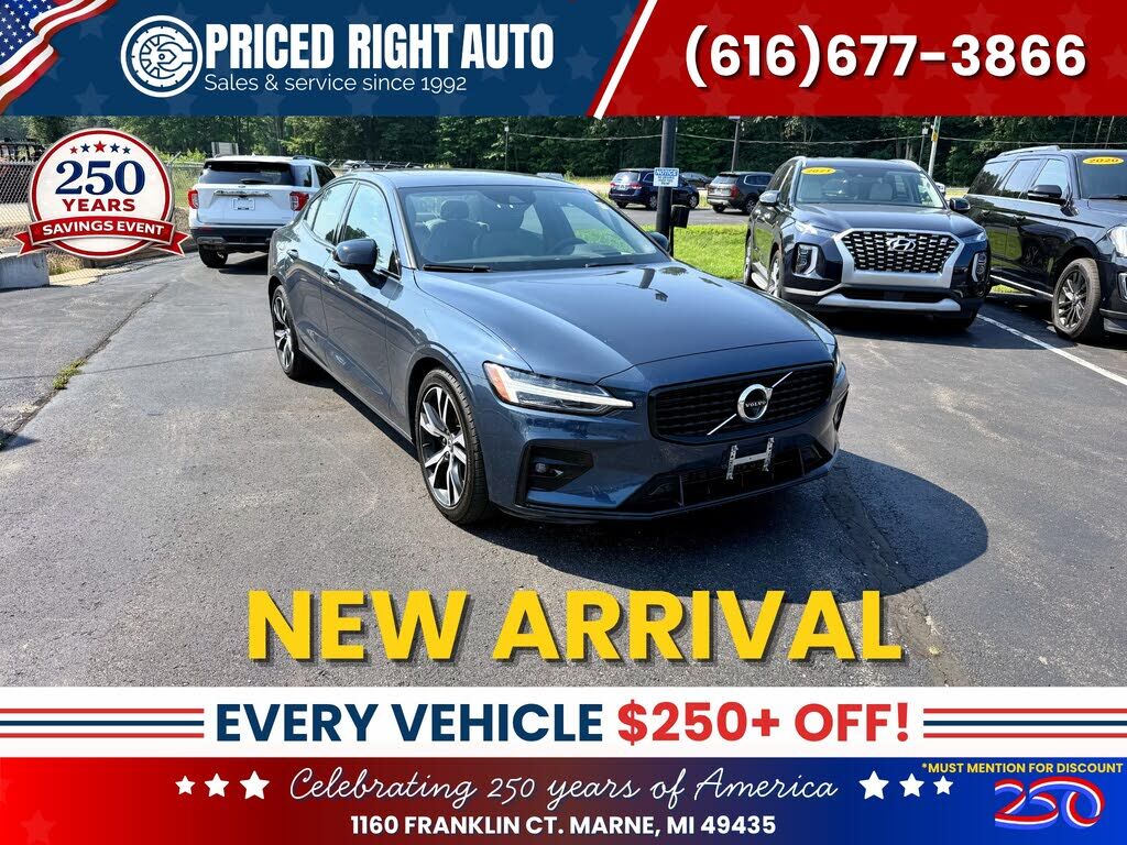 2022 VOLVO S60