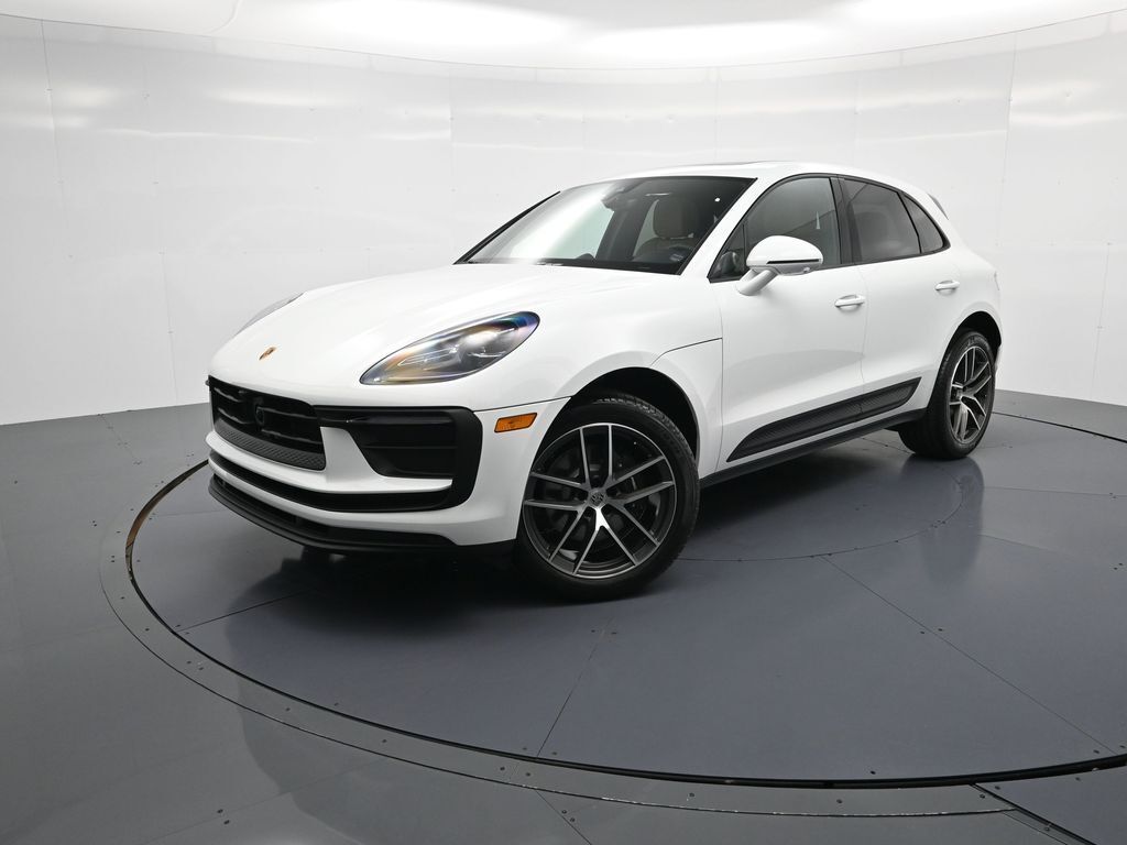 2026 PORSCHE Macan