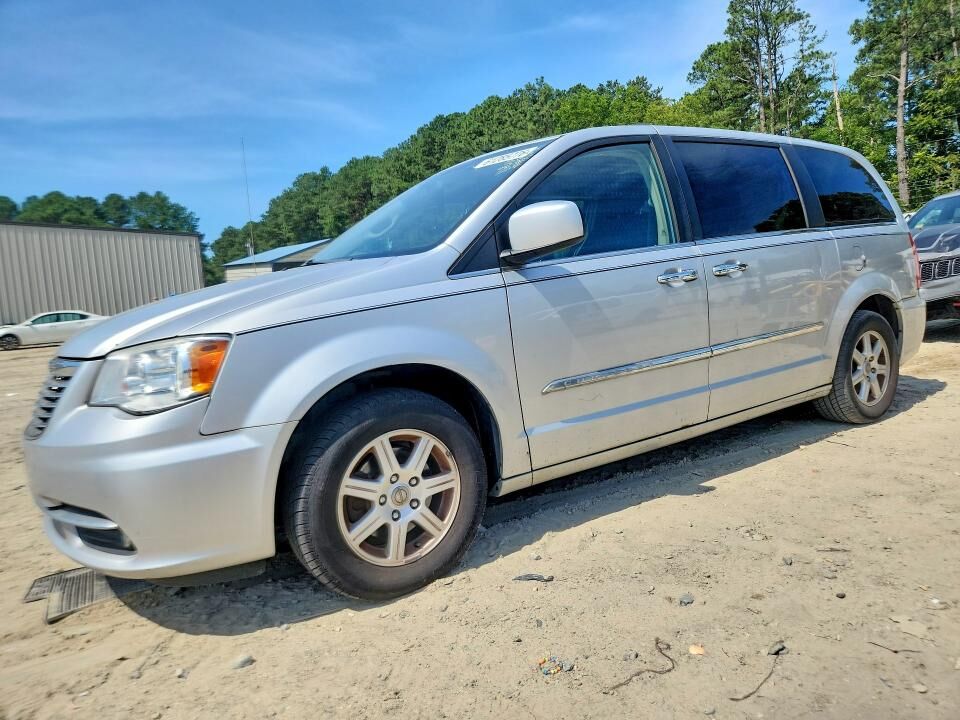 2011 CHRYSLER Town and Country