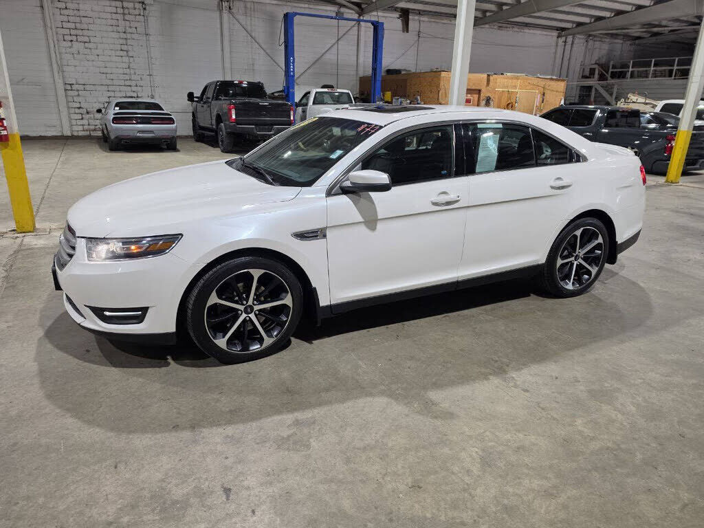 2016 FORD Taurus