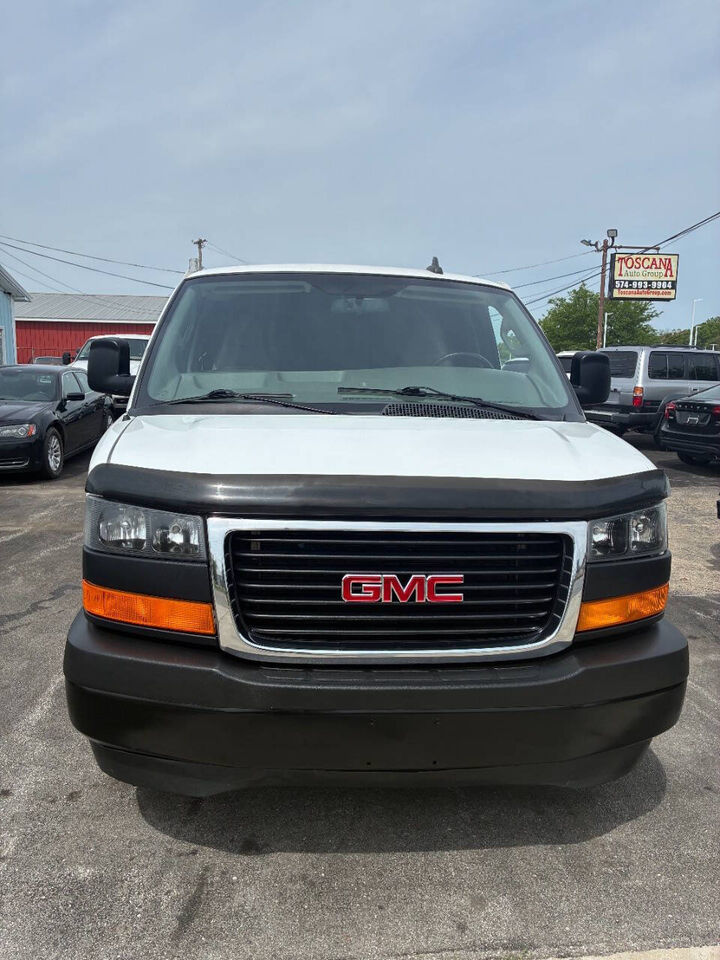 2023 GMC Savana