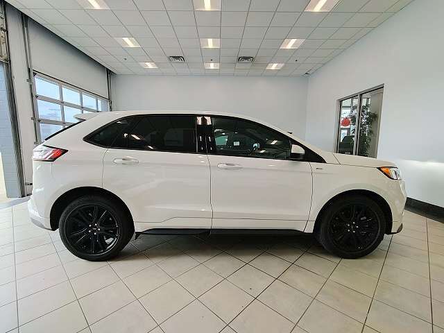 2022 FORD Edge