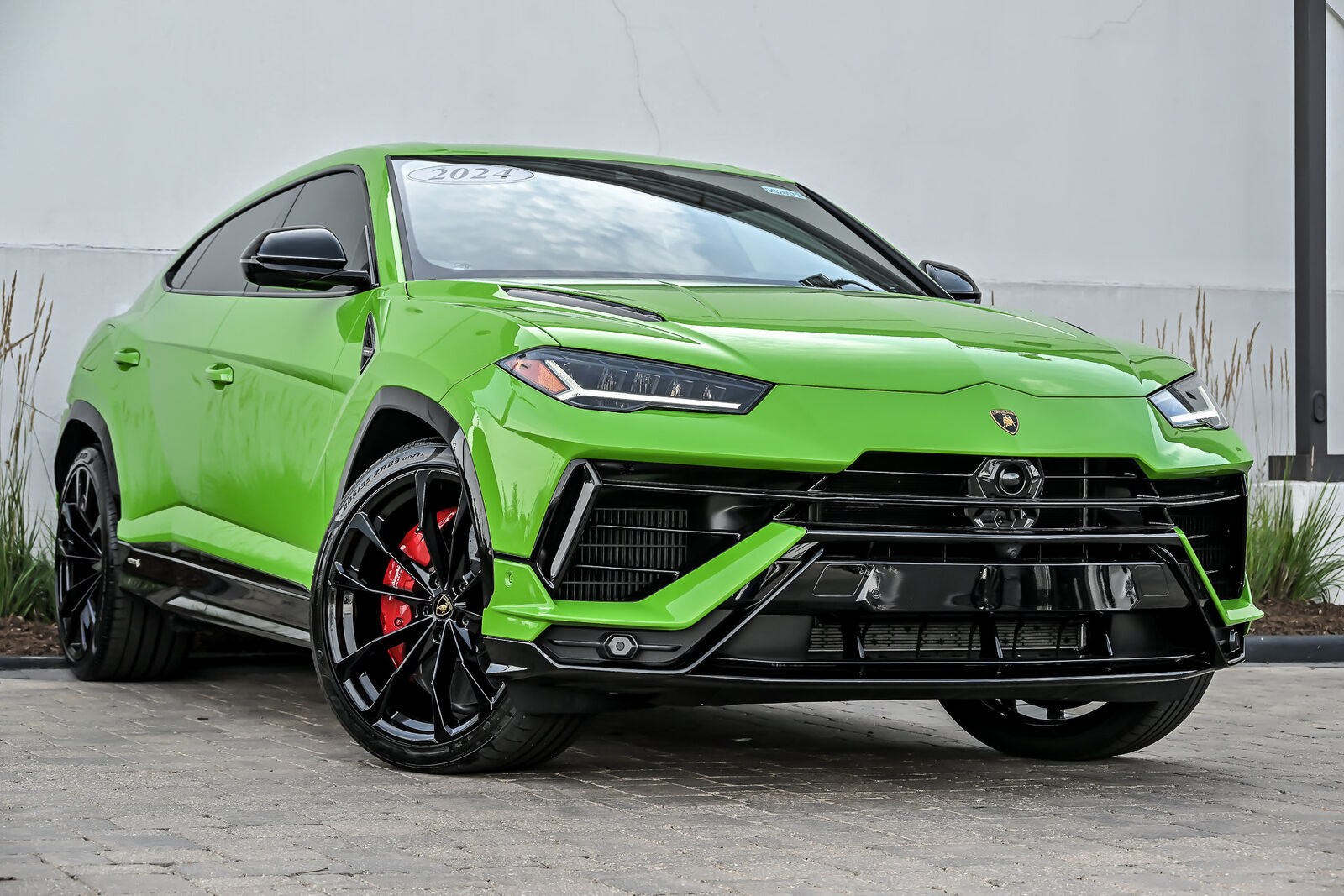 2024 LAMBORGHINI URUS