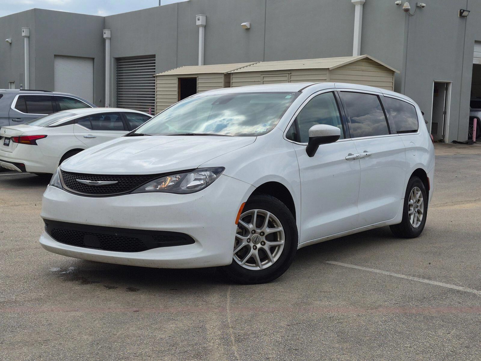 2023 CHRYSLER Voyager