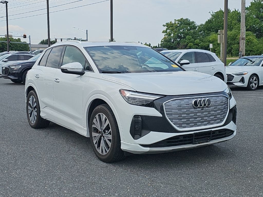 2023 AUDI Q4