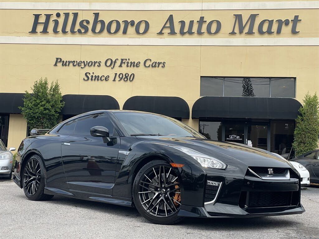 2020 NISSAN GT-R